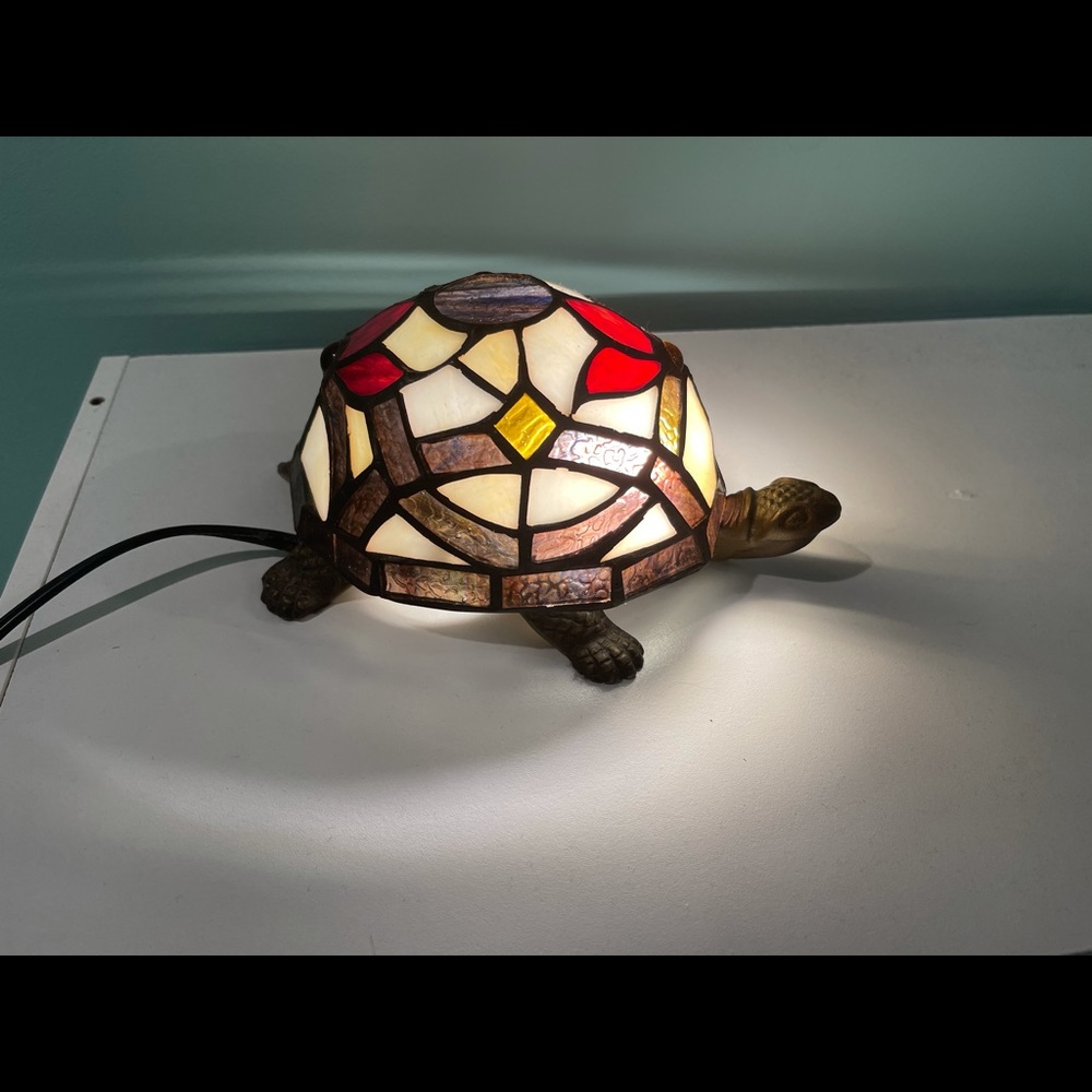 Stained glass turtle lamp